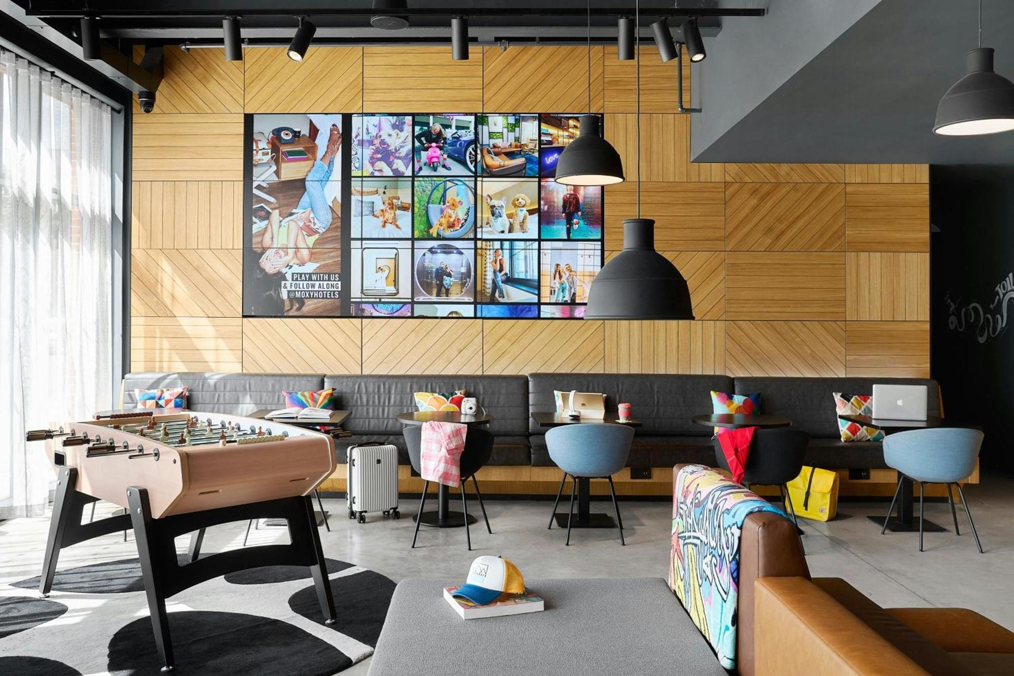 Отель Moxy 3*